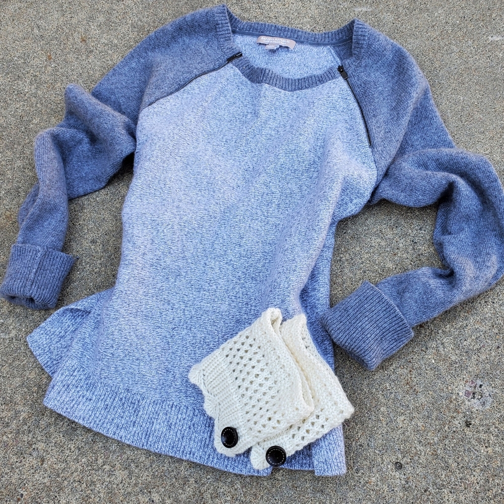 BANANA REPUBLIC Italian Yarn Sweater - Size M